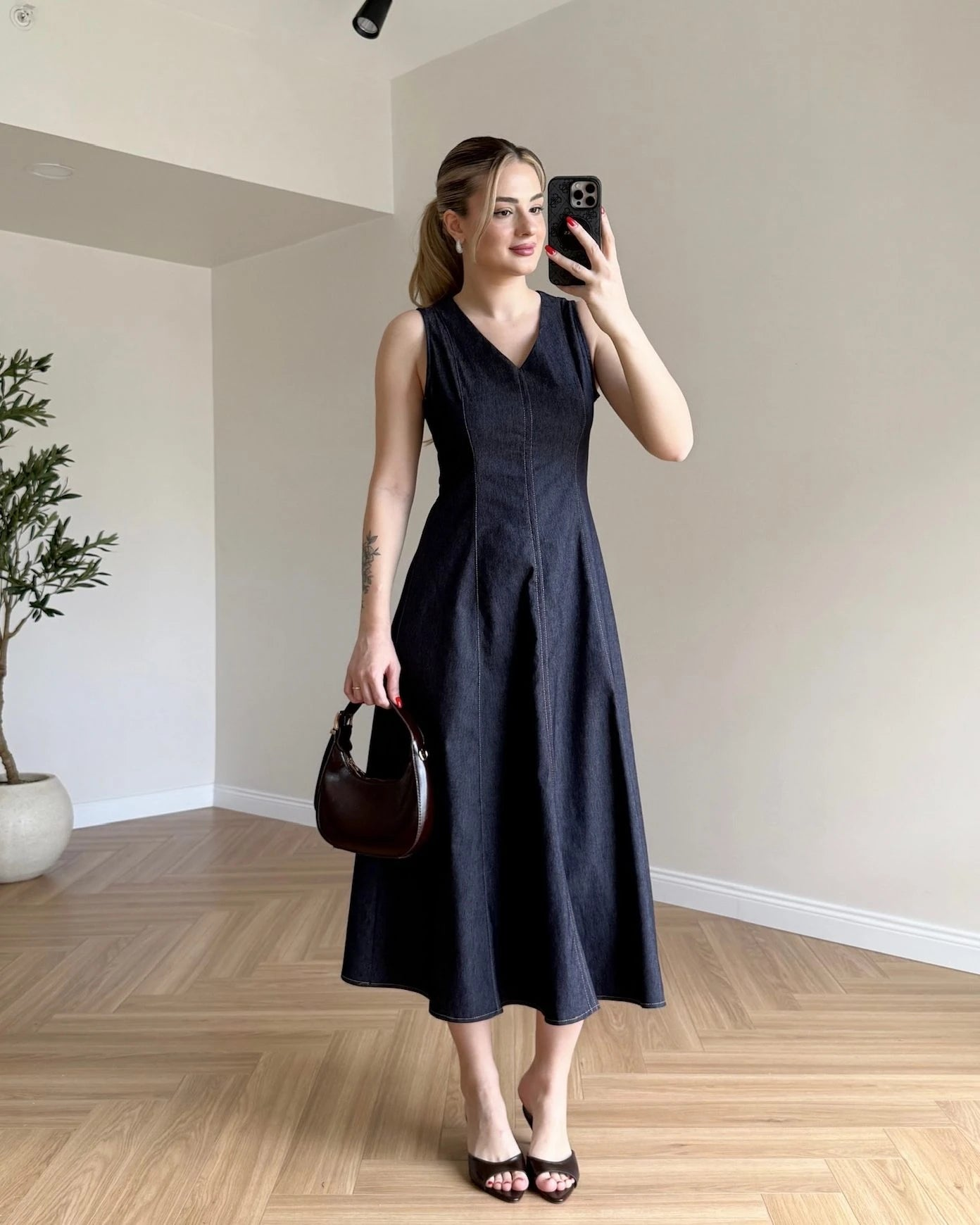 Sıfır Kol Eteği Kloş Denim Elbise - Koyu Mavi